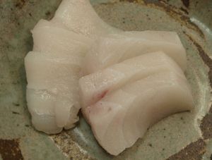 クリックで拡大表示 オキメダイの刺身