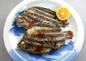 クリックで拡大表示 カゴカキダイの煮つけ