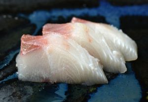 クリックで拡大表示 クロアジモドキの刺身