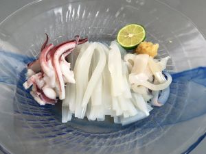 クリックで拡大表示 ケンサキイカの刺身