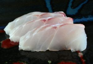 クリックで拡大表示 タヌキメバルの刺身
