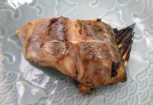クリックで拡大表示 ヒレグロコショウダイの塩焼き