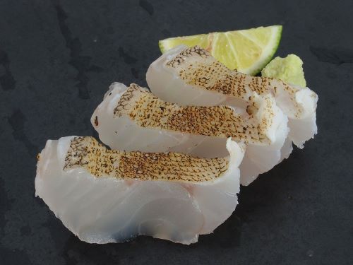 クリックで拡大表示 オオモンハタの焼霜造り
