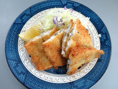 クリックで拡大表示 サヨリのフライ