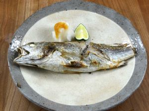クリックで拡大表示 シログチの塩焼き