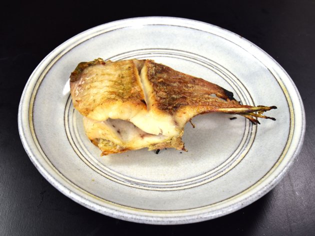 クロホシマンジュウダイの塩焼き
