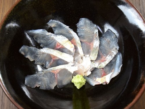 リュウキュウヨロイアジの刺身