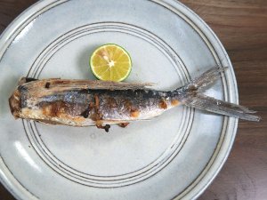 アヤトビウオの塩焼き
