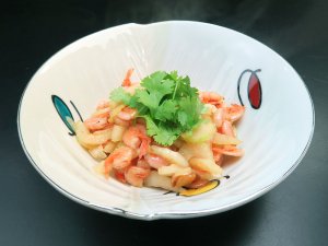 ヒメアマエビとセロリの炒めもの