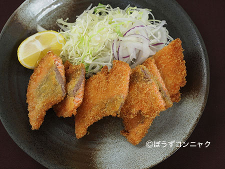 ヤシオマス（ニジマス）のフライ