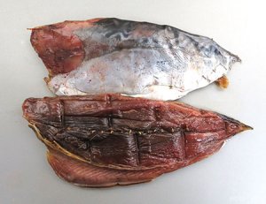 マルソウダの干もの