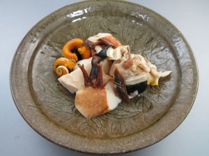 ラクダガイの塩ゆで