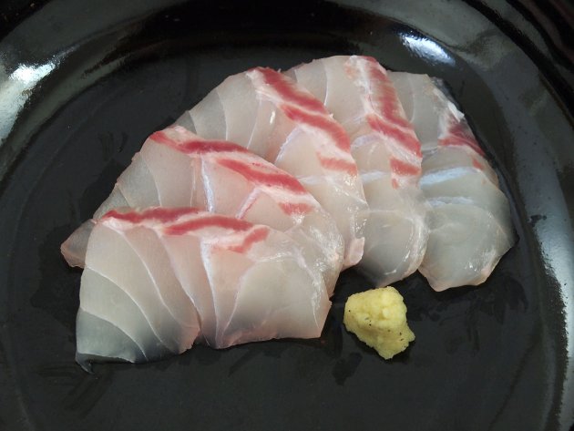 オオクチイシナギの刺身