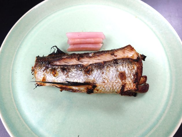 アカトビの塩焼き