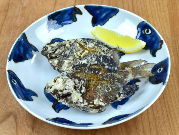 スズメダイの唐揚げ