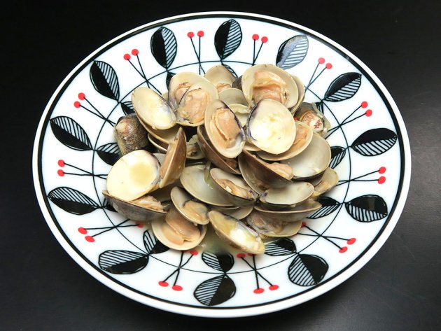 シナハマグリのワイン蒸し