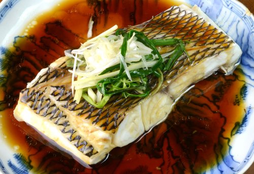 タチガミフエフキの蒸し魚
