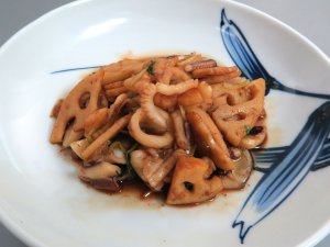 アオリイカとれんこんの炒め煮