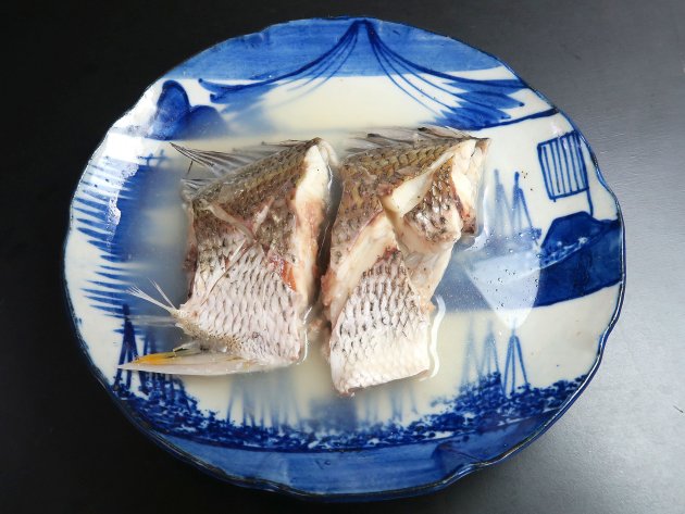 キチヌの酒塩煮