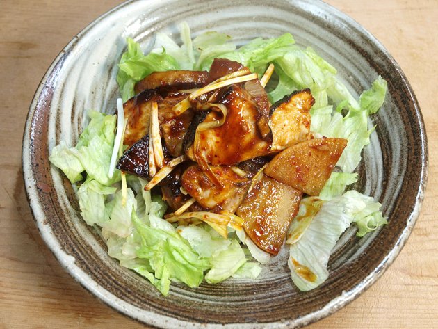 カツオの豆板醤炒め