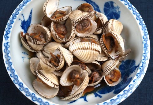 赤貝の殻むし