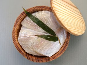 小鯛の笹漬け