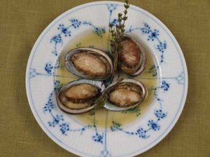 フクトコブシの白ワイン蒸し