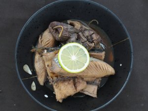 本マグロのあらの煮つけ