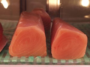クロカワカジキの刺身