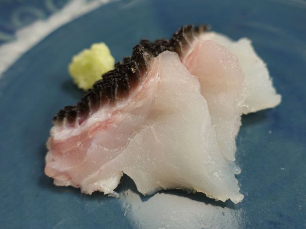 カンムリベラの刺身