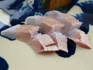 キビレアカレンコの皮霜造り