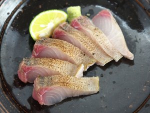 シイラの焼霜造り
