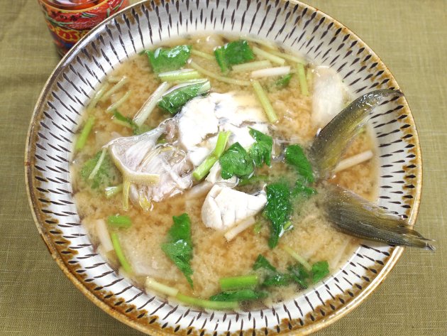 シマアジのみそ汁（魚汁）