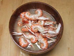 クリックで拡大表示 ツメナガオニテッポウエビのみそ汁