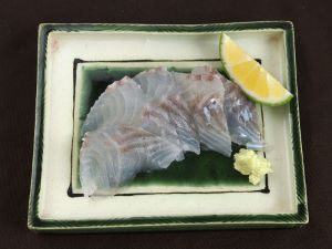 クリックで拡大表示 養殖スズキの刺身