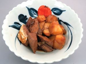 クリックで拡大表示 スマのなまり節とじゃがいもの煮もの