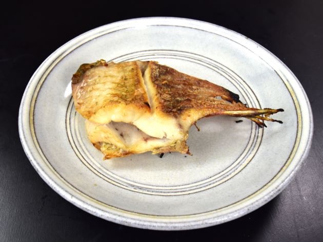 クロホシマンジュウダイの塩焼き
