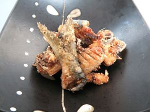 クリックで拡大表示 カタボシイワシの唐揚げ
