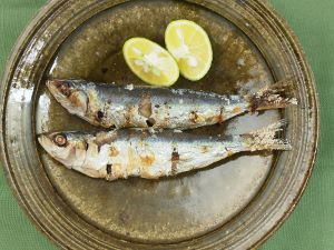 クリックで拡大表示 カタボシイワシの塩焼き