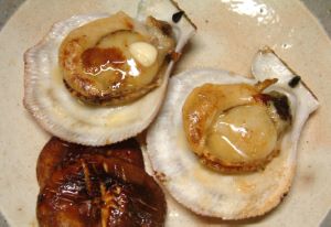 クリックで拡大表示 エゾキンチャクガイの焼き貝