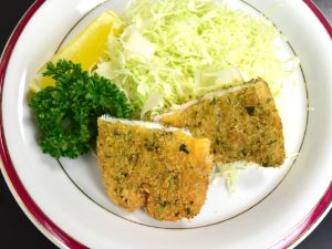 クリックで拡大表示 リュウキュウヨロイアジのフライ