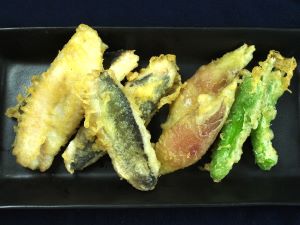 クリックで拡大表示 アヤトビウオの天ぷら