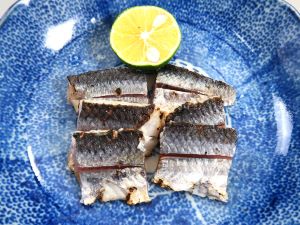 クリックで拡大表示 アヤトビウオの焼き切り