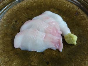 クリックで拡大表示 ギンザメの刺身<