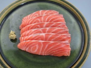 クリックで拡大表示 タイセイヨウサケの刺身