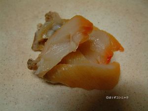クリックで拡大表示 チシマガイの刺身