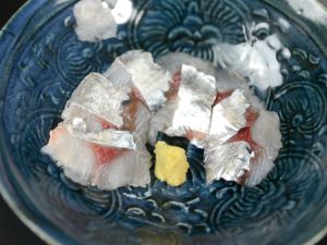 クリックで拡大表示 ハマダツの刺身