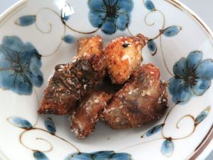 クリックで拡大表示 コモンサカタザメの唐揚げ