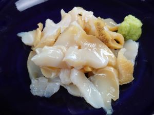 クリックで拡大表示 チョウセンボラの刺身