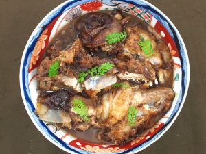 クリックで拡大表示 コブダイの頭のあら煮